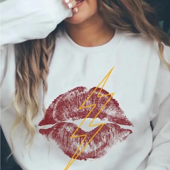 Kiss the Storm Sweatshirt - Picture 1 of 2